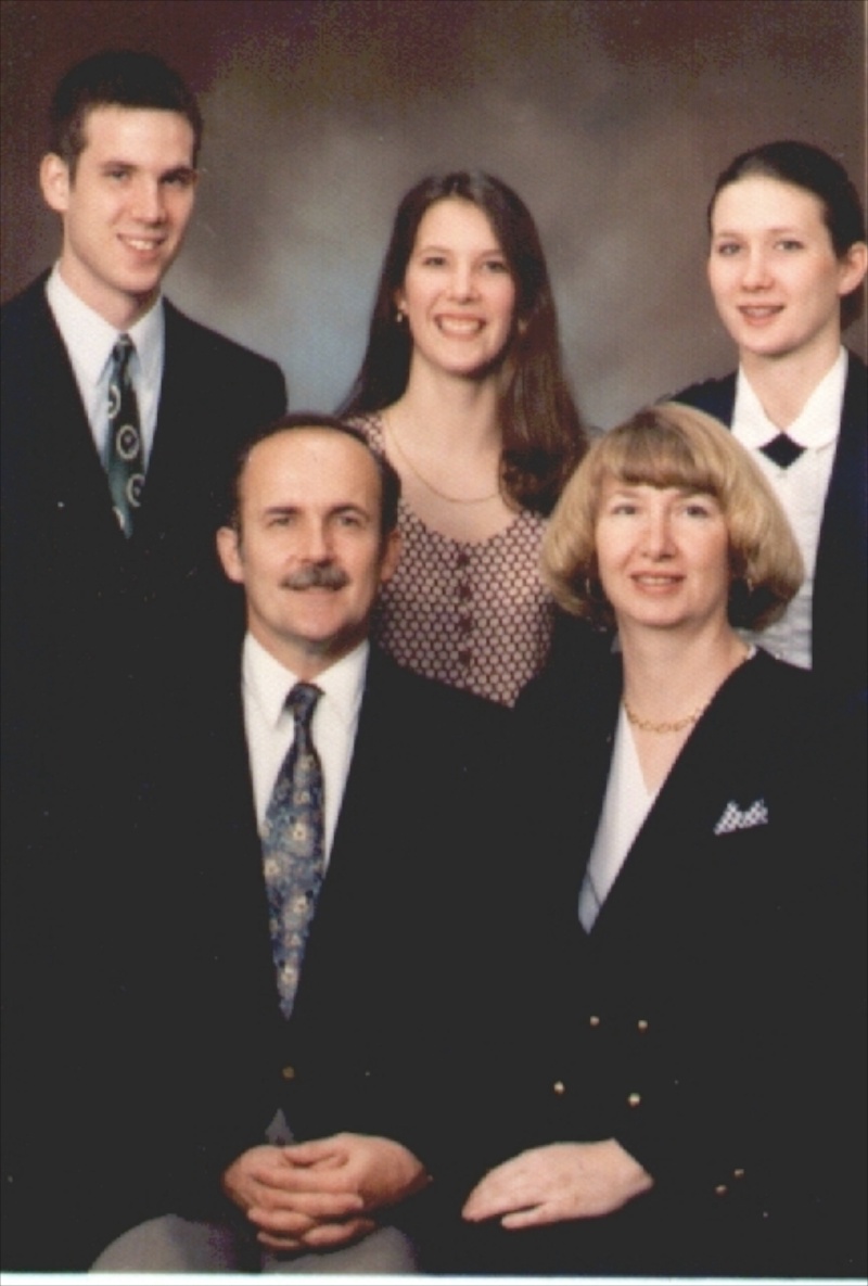 J-n-J-Christmas-Cards/800x600_Keep1995 12 CC Grabinski (Oct 27, 2025 at 4-24-16 PM).jpg
